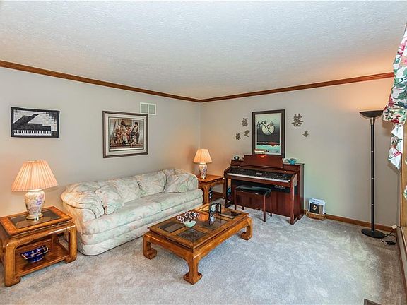 4th image of 9209 Westdrum Ct