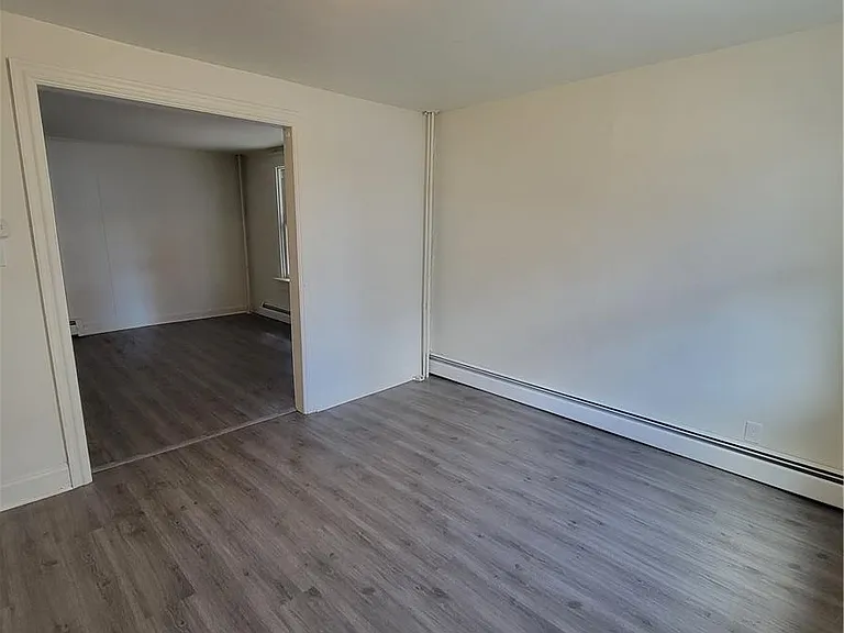 132 W Chew St — Photo 3