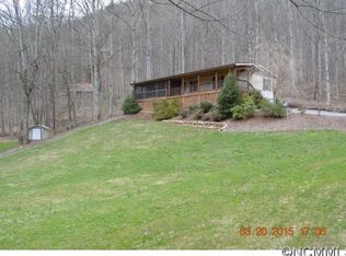 71 Roaring Creek Ln, Waynesville, NC 28785