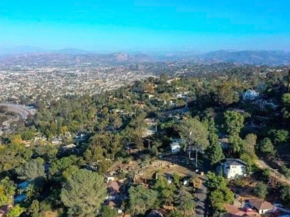 5th image of 9608 Sunset Ave
