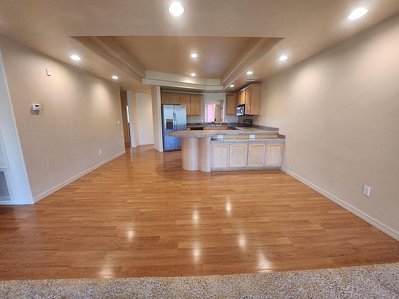 5th image of 251 Moser Ave Unit 309