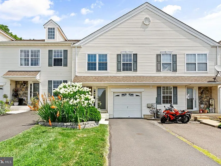 4650 Louise Saint Claire Dr — Photo 1