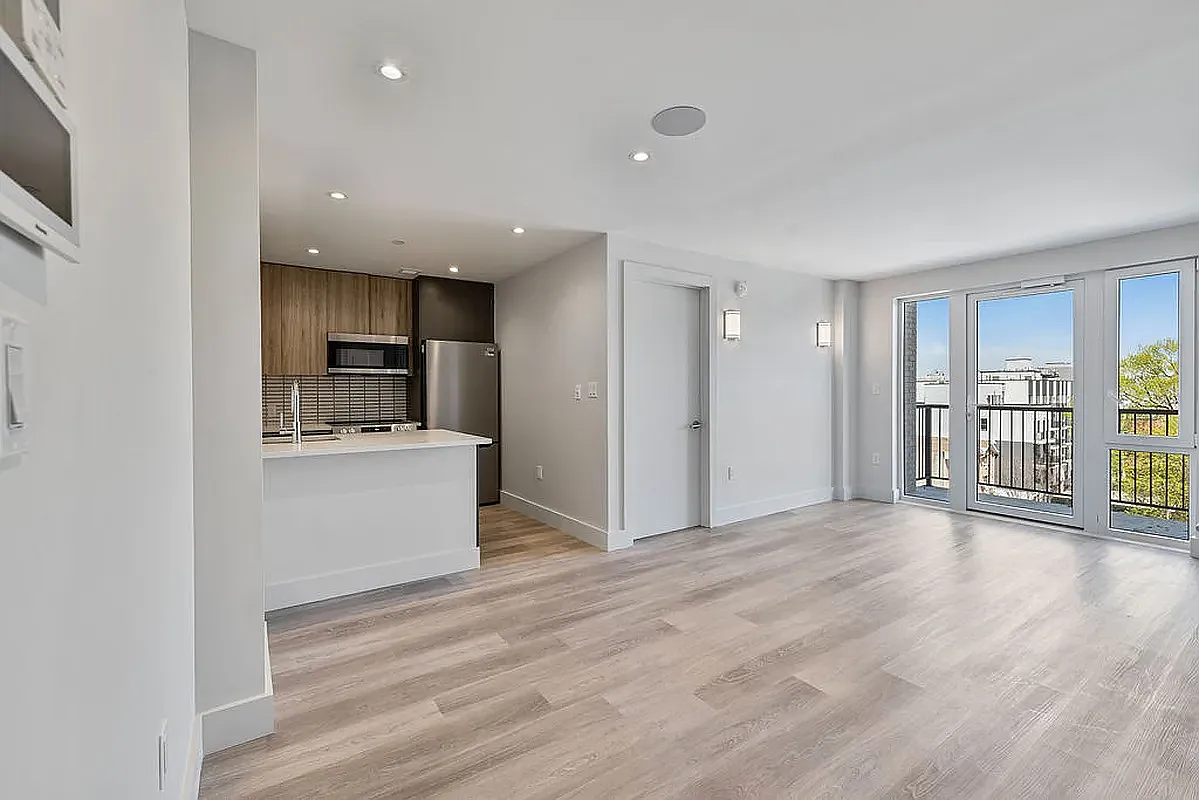 2605 Snyder Avenue — Photo 1
