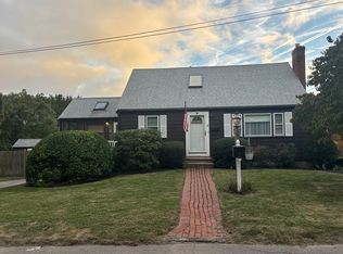 2 Winstead Rd, Weymouth, MA 02189