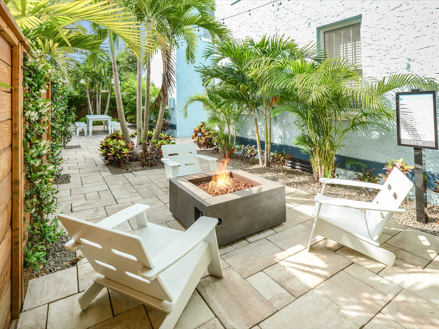 1 bed, 887 sqft, $2,450 — Photo 3