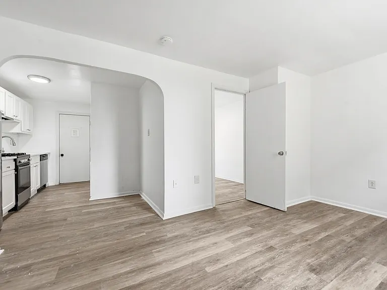 126 W 9th Ave — Photo 6