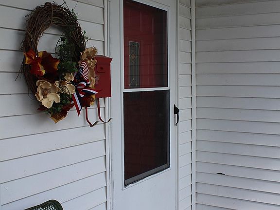 3rd image of 359 Maysville St
