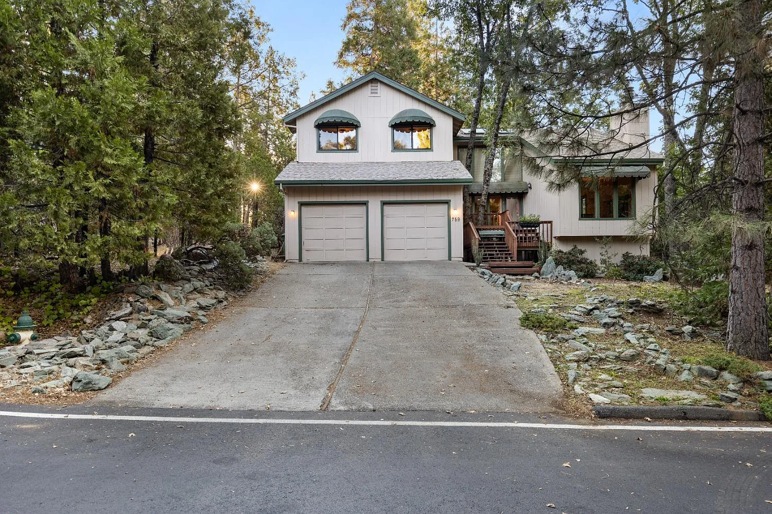 759 Sugarbush Ln photo 1