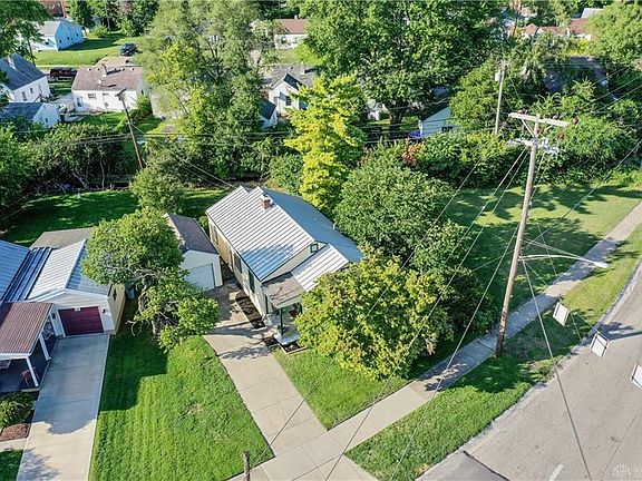 2nd image of 405 E Dayton Dr