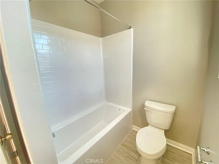 8790 Bay Laurel St — Photo 36