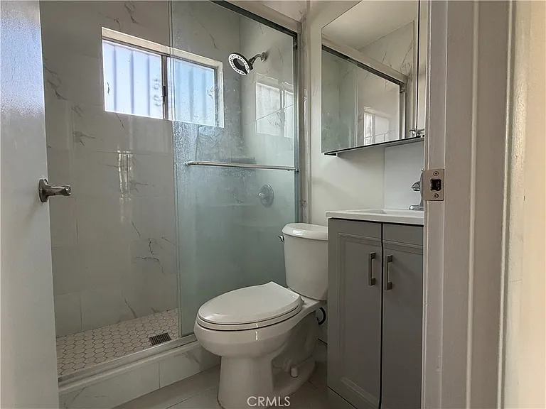 2712 W Hellman Ave — Photo 12