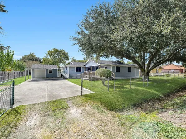 8408 Wayfarer Ln, Houston, TX 77075