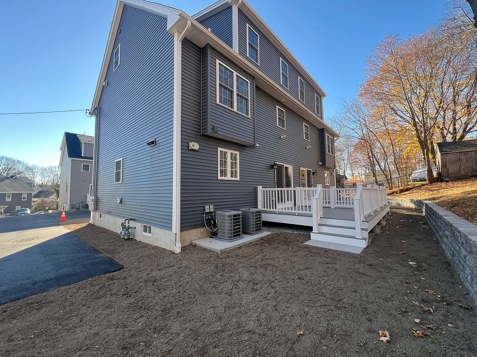 3 bed, 2.5 bath, 1800 sqft, $4,000 — Photo 3