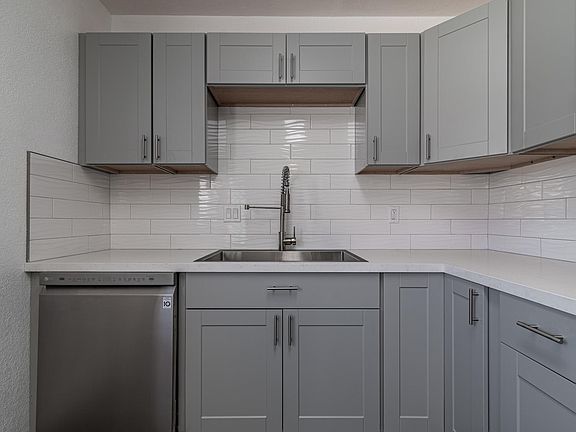 4th image of 16521 E Nubia St