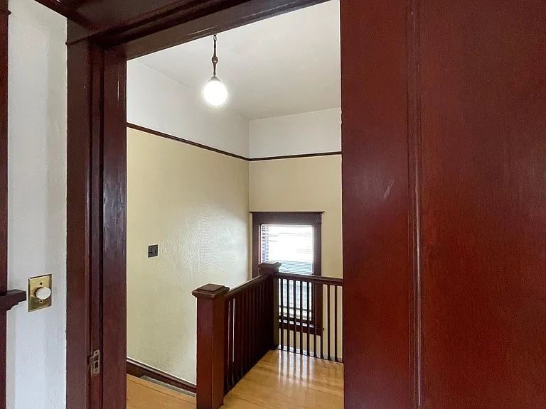 1921 NE 13th Ave — Photo 2