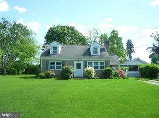 5141 Sunset Dr, Harrisburg, PA 17112