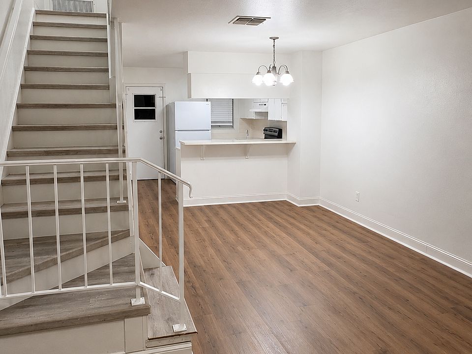 1st image of 6780 121st St #8