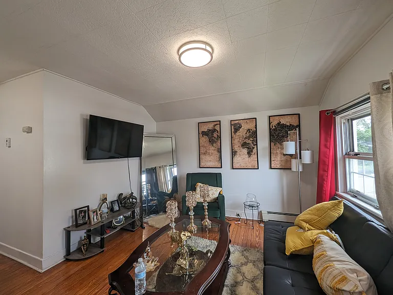 26 Lavergne St #2 — Photo 5