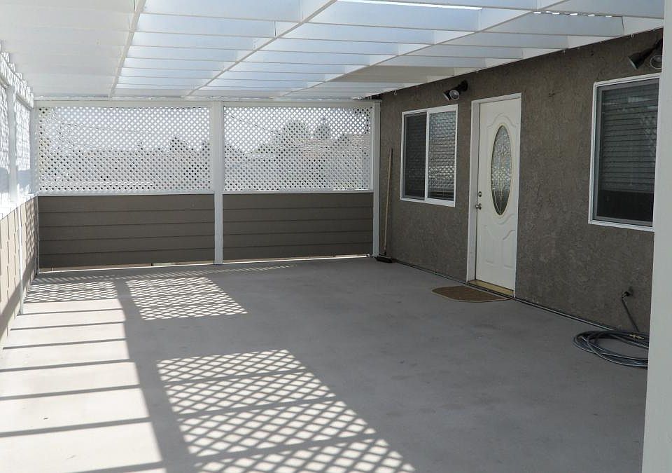 FRONT DECK AND ENTRANCE
