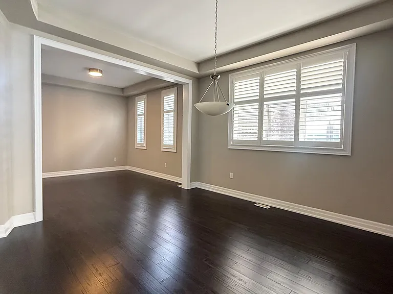 222 N Park Blvd — Photo 6