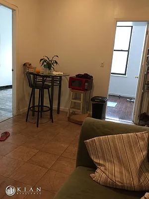 Rented by Kian Realty | media 14