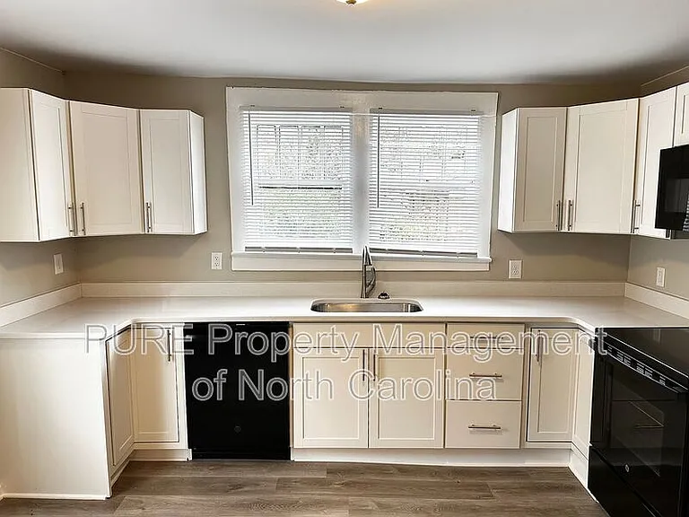 213 Irma Ave — Photo 11