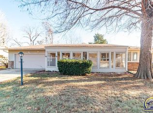 3336 SW Eveningside Dr, Topeka, KS 66614