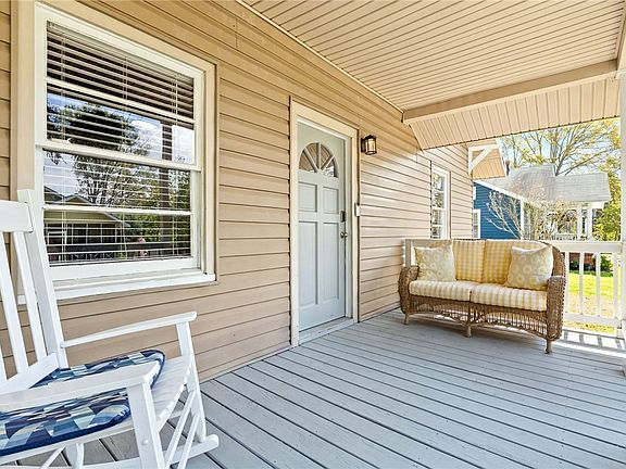 4th image of 209 24th St