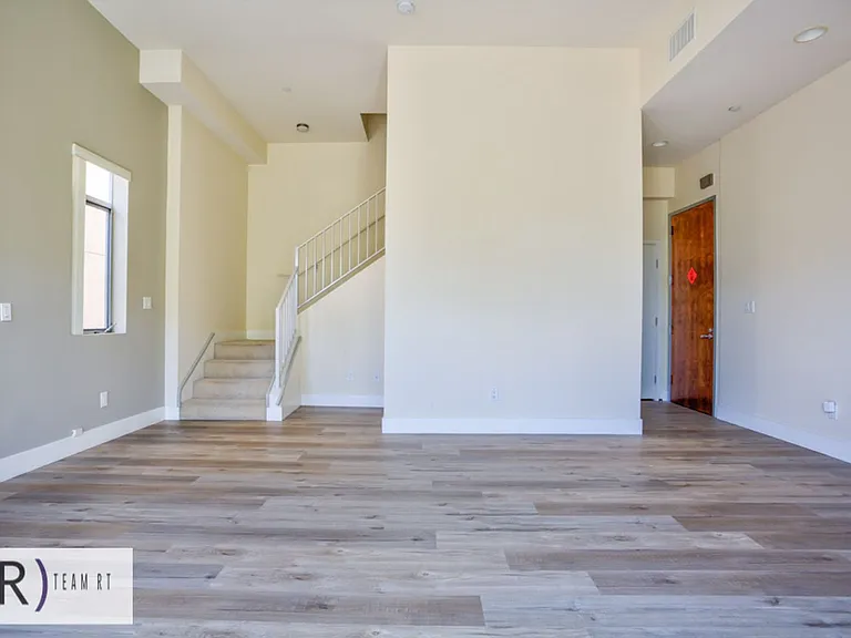1737 Colby Ave #201 — Photo 3