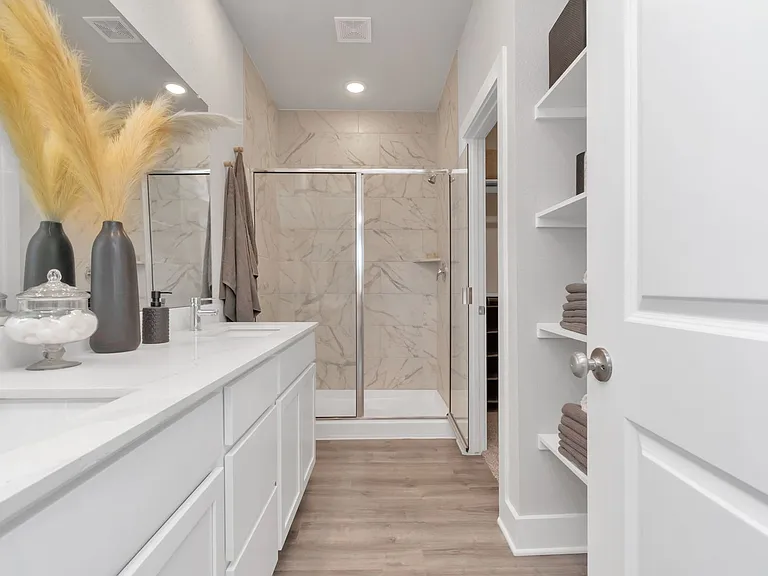 21010 Bay Village Dr #B — Photo 31