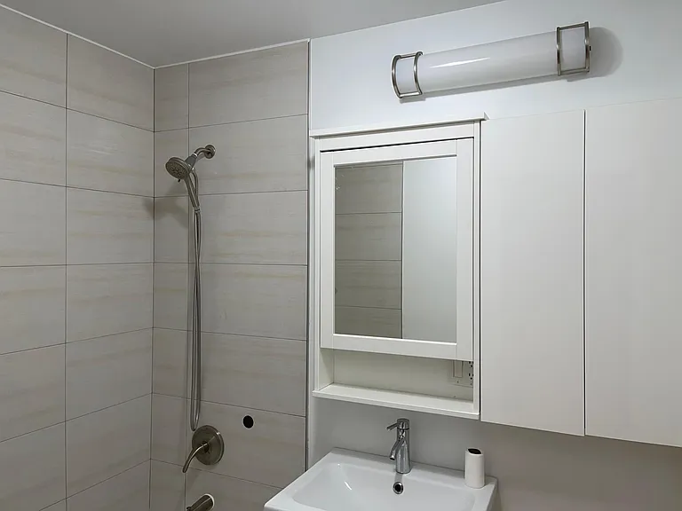 2541 W Chicago Ave #2R — Photo 11