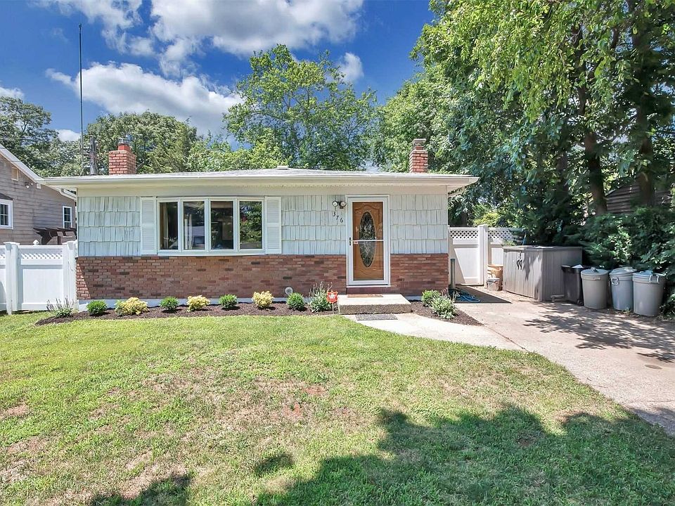 376 Vanderbilt Blvd, Oakdale, NY 11769 Zillow