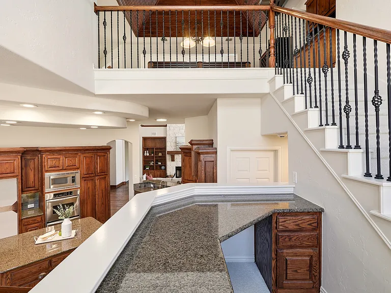 1224 Crockett Dr — Photo 31