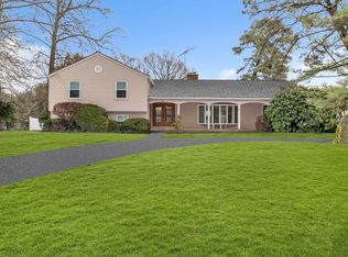 292 Pinewood Dr, Longmeadow, MA 01106