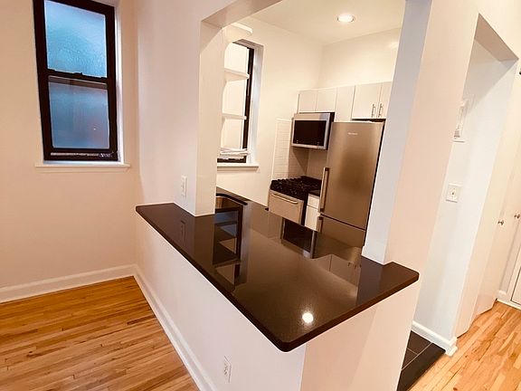 4th image of 646 Amsterdam Ave #4P