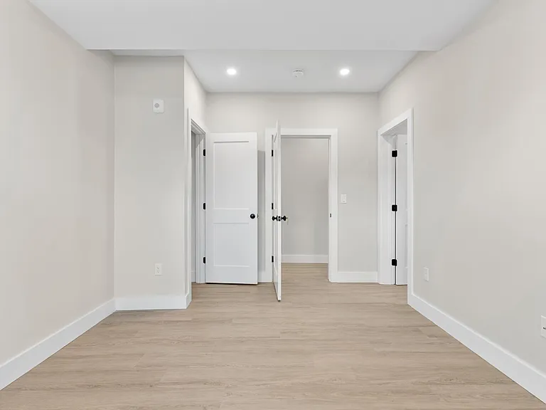 135 Harrishof St #2 — Photo 26