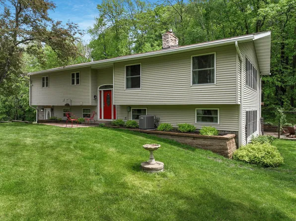 N6042 390th St, Menomonie, WI 54751