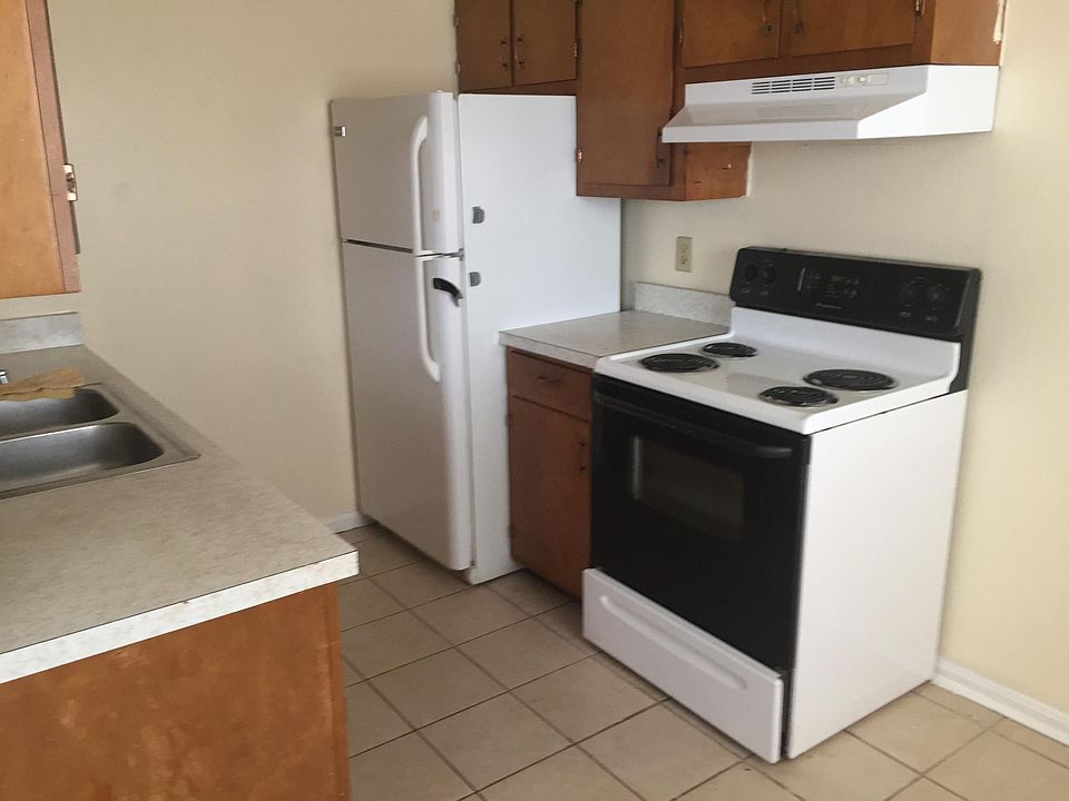 2nd image of 629 Seminole Rd APT 5