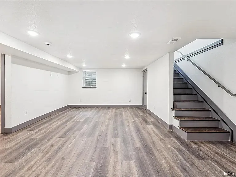 2 bed, 1200 sqft, $2,100 — Photo 3