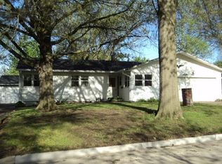 114 N West St, North English, IA 52316