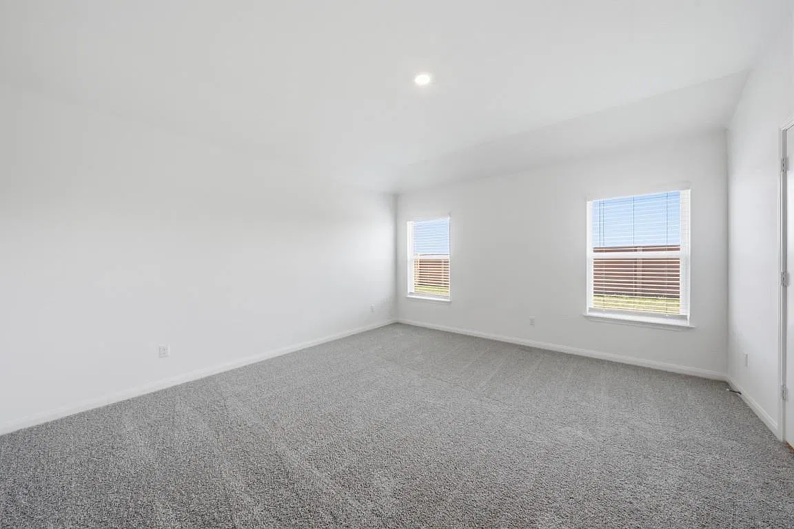 4 bed, 2.0 bath, 1799 sqft, $2,555 — Photo 4