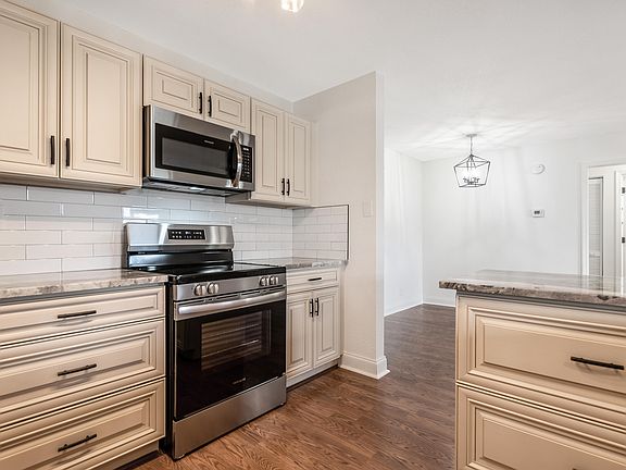 5th image of 105 Greenwood Court