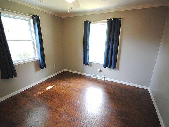 5th image of 1112 Montrose St