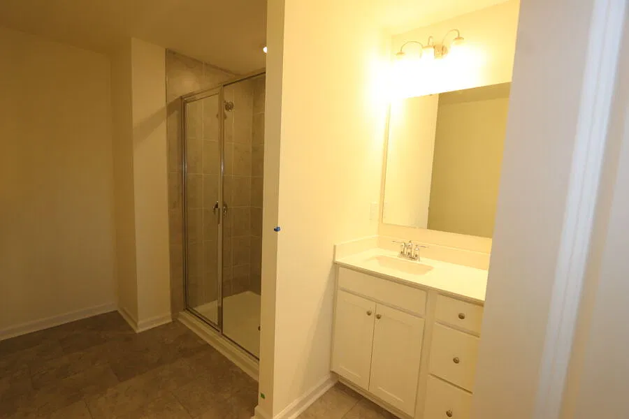 3 bed, 2.5 bath, 1700 sqft, $2,200 — Photo 3