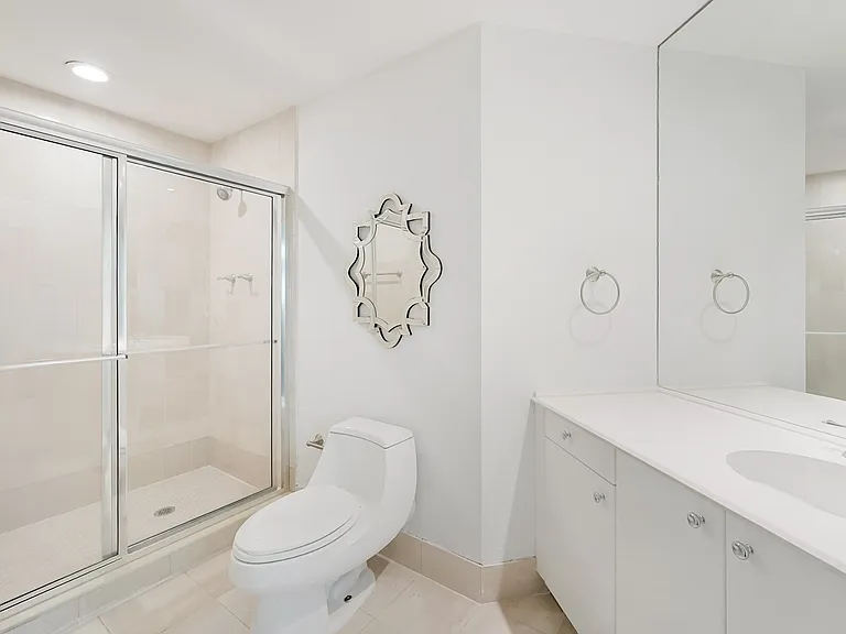 300 S Pointe Dr #405 — Photo 34