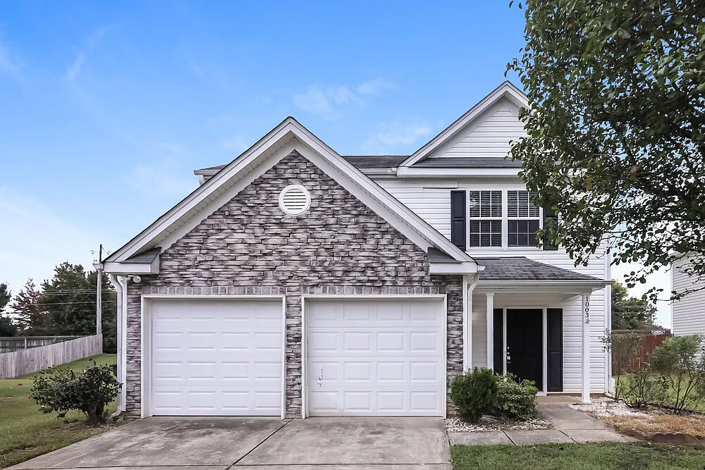 3 bed, 2.5 bath, 1767 sqft, $2,085 — Photo 1