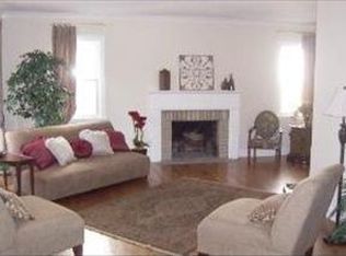 175 N Geneva Ave, Elmhurst, IL 60126