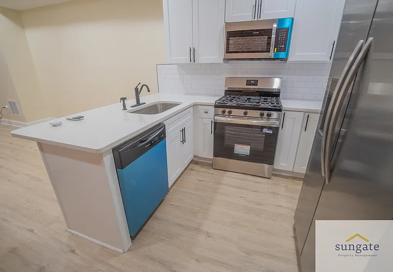 3205 Esther Pl — Photo 7