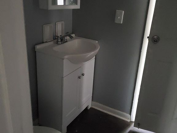 5th image of 9961 Ellis Dr