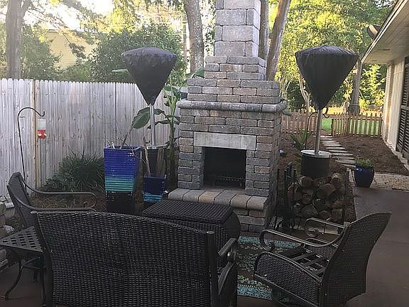 Outdoor fireplace